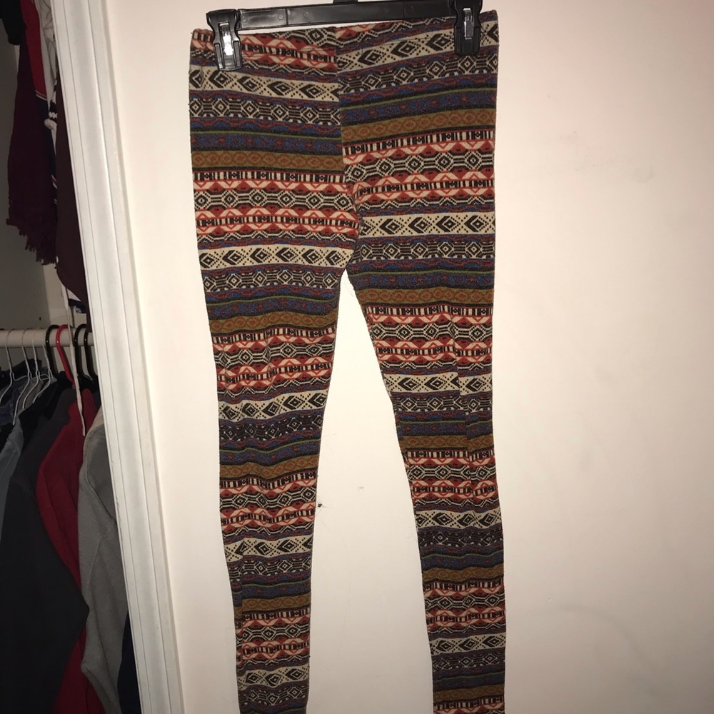 Tribal/boho leggings.